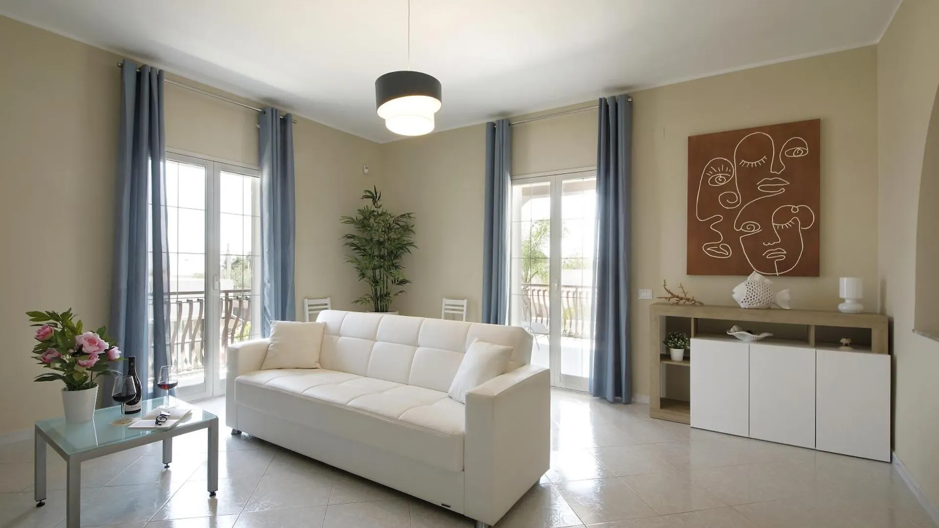 Villa Merilusi Apartments Fontane Bianche Holiday home
