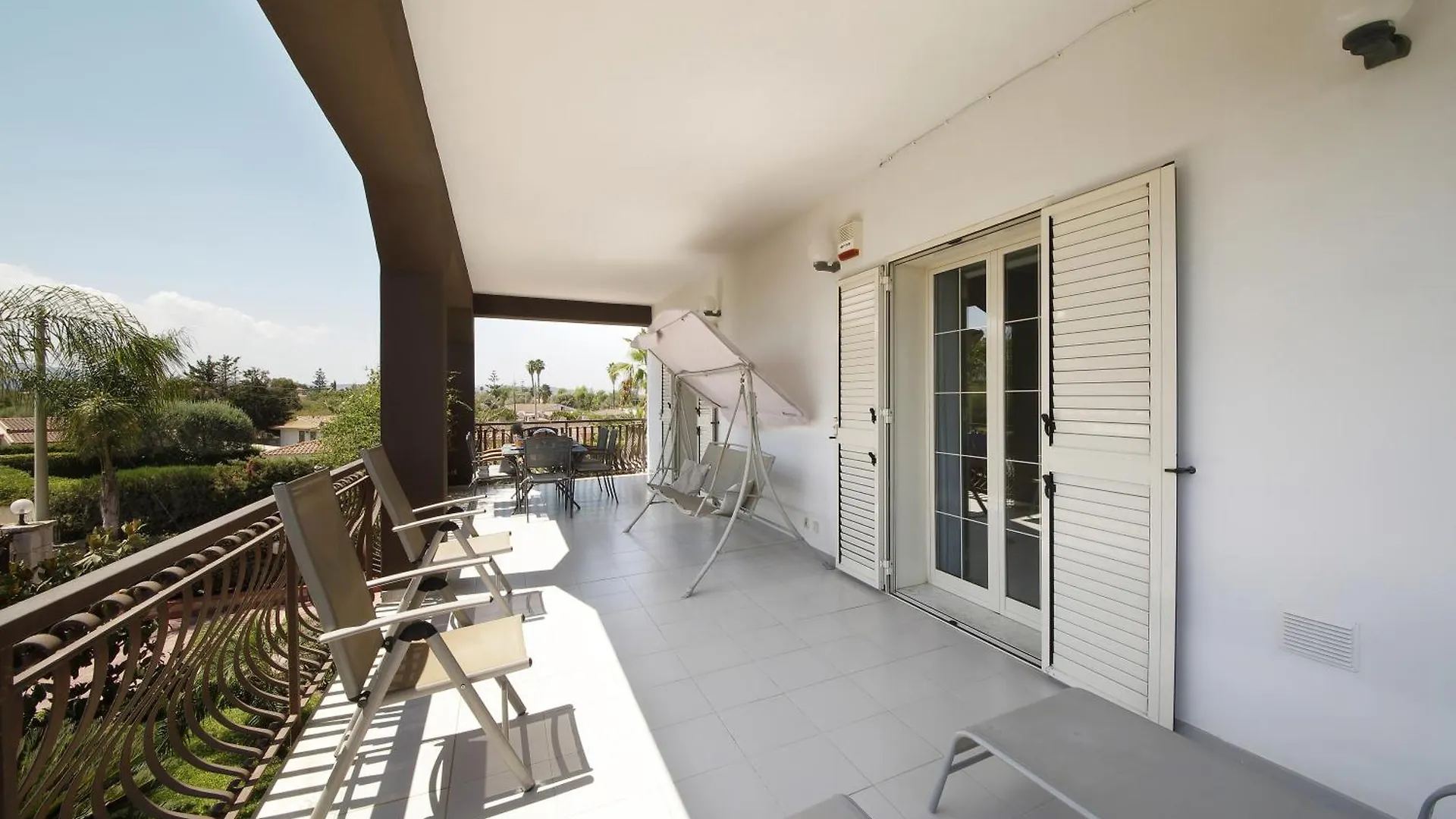 Villa Merilusi Apartments Fontane Bianche Holiday home